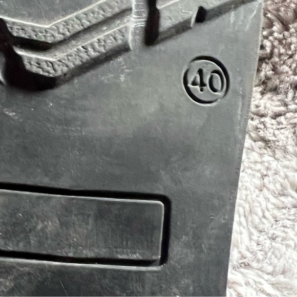 BLACK Leather Unisex Euro Size 40 Chelsea Ankle Boots - Picture 5 of 8